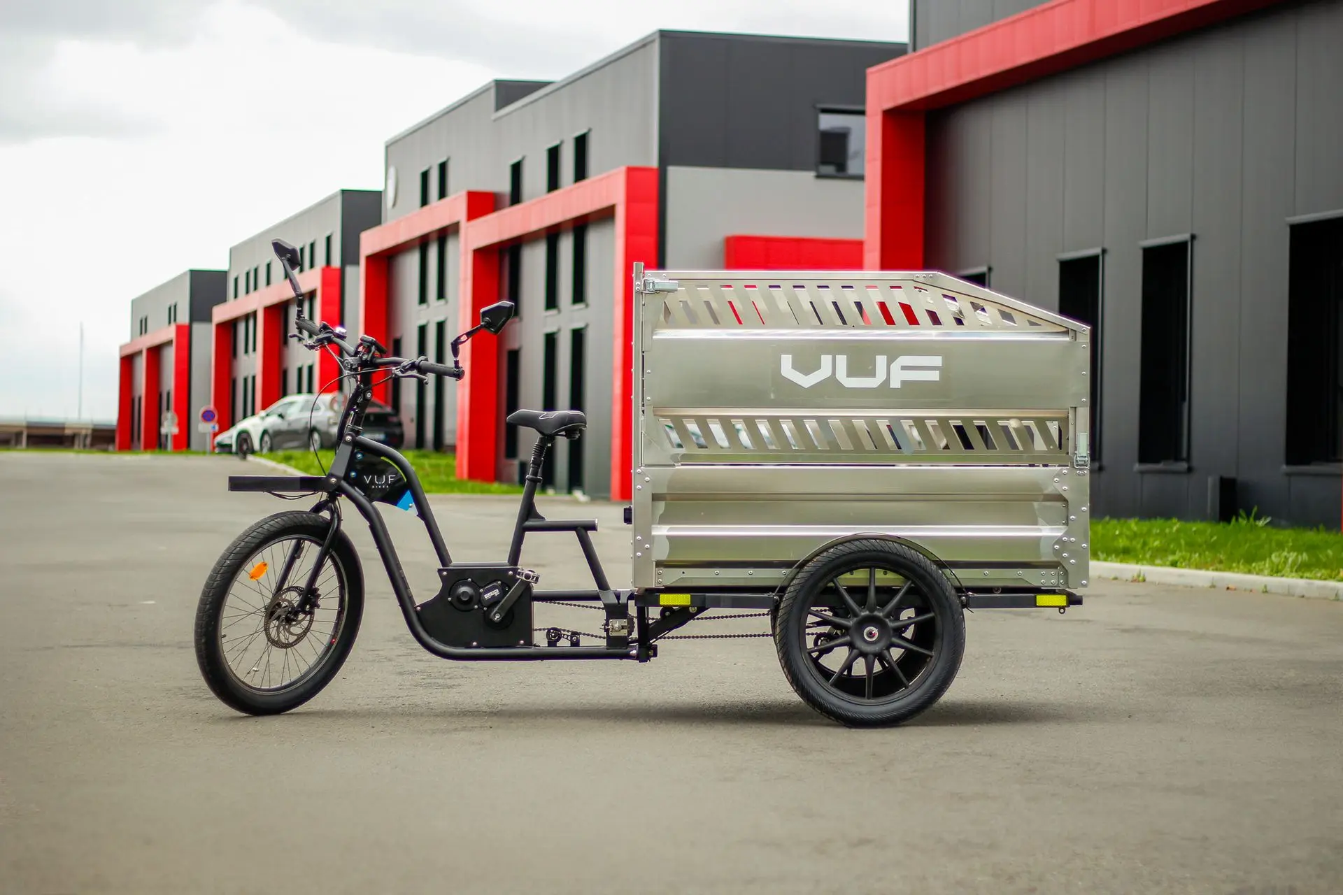 Triporteur professionnel VUF XXL et le caisson Cleaner