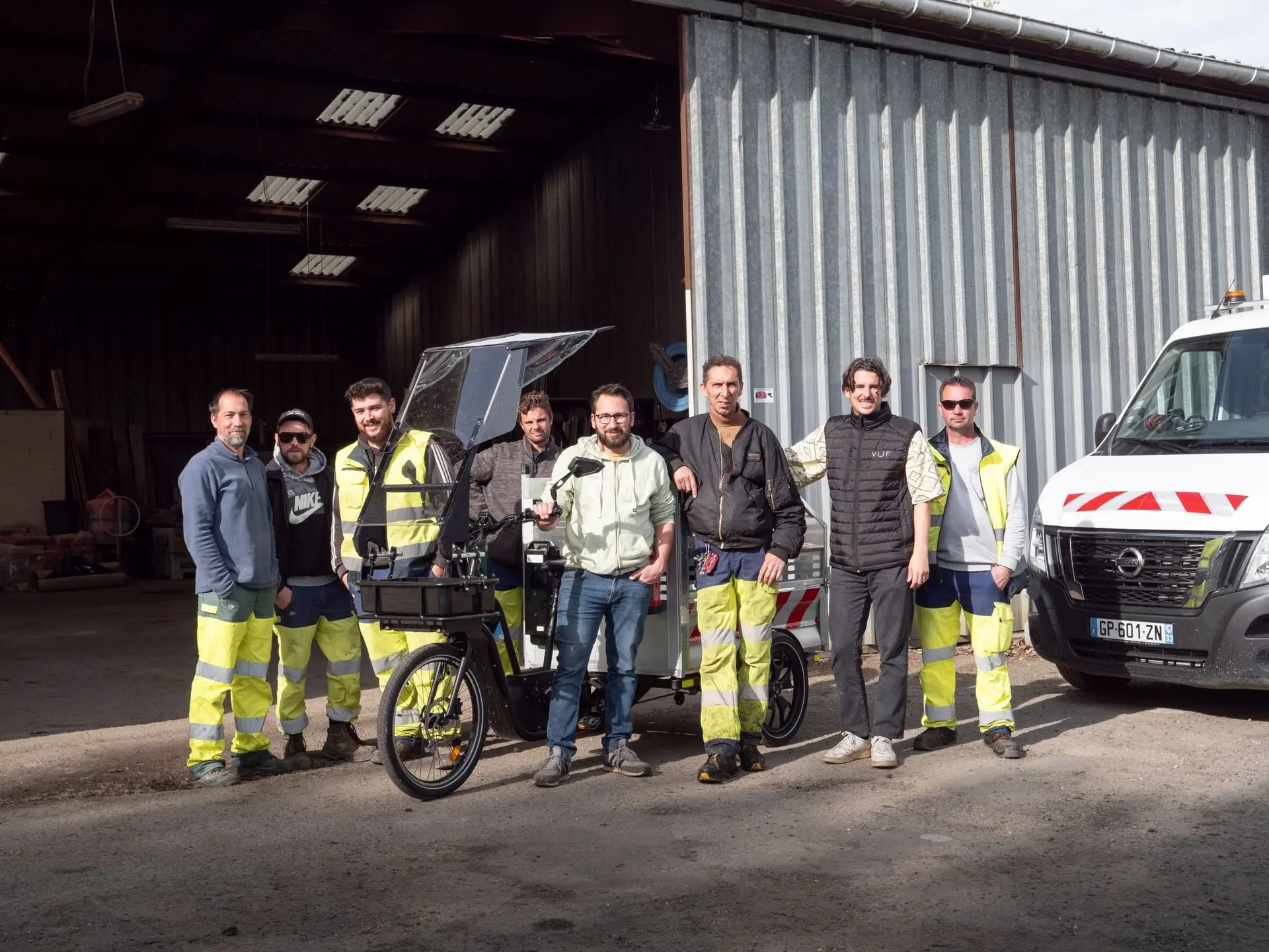 triporteur VUF XXL et le caisson Cleaner - Mise ne situation collectivité