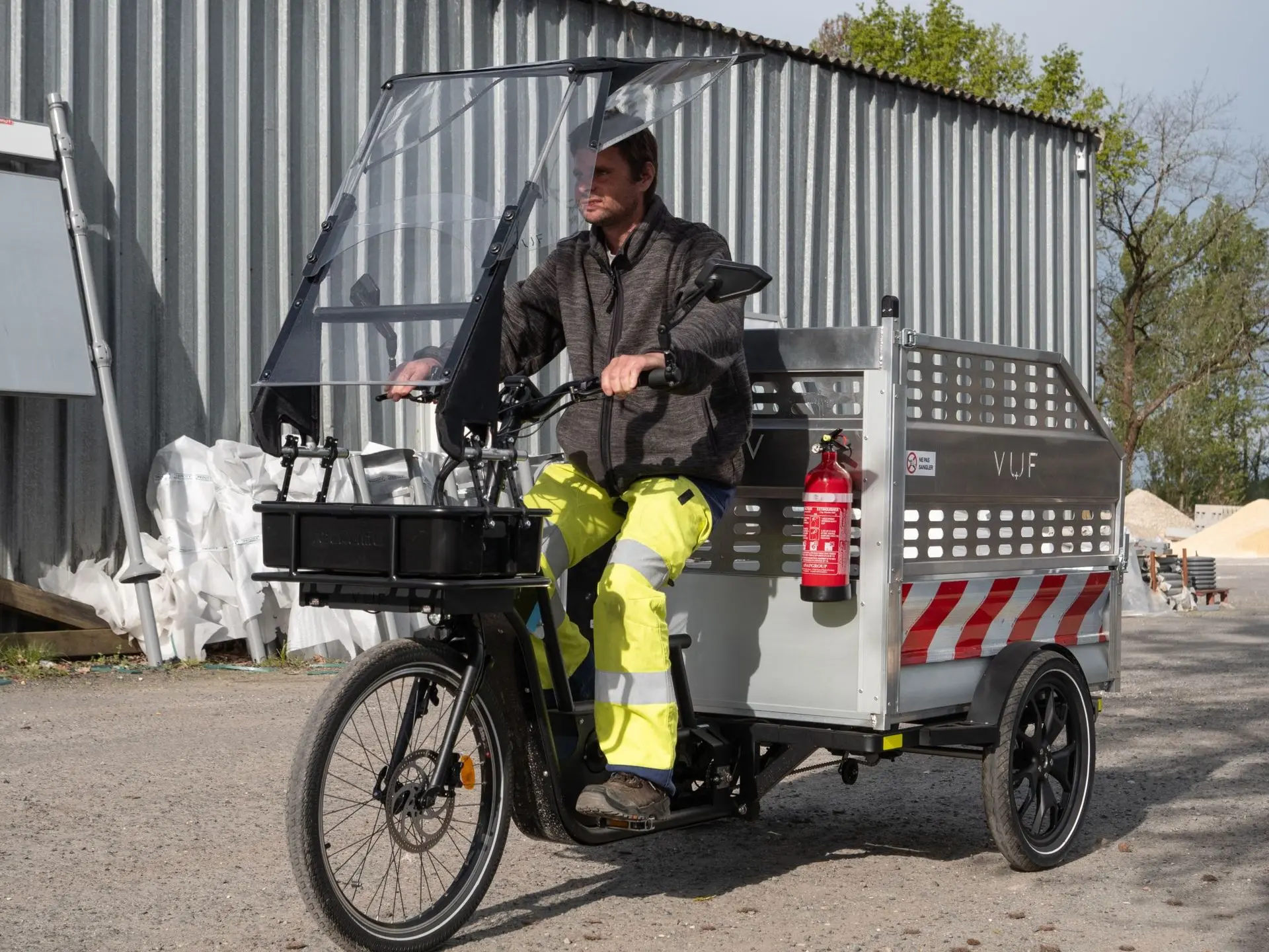 Triporteur professionnel VUF XXL et le caisson Cleaner