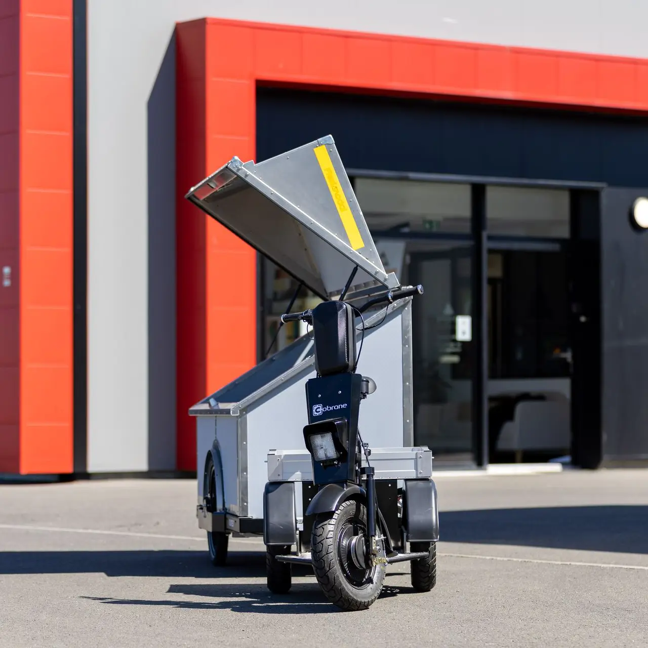 triporteur professionnel Cobrane U2 et la remorque Runner de FlexiModal triporteur professionnel Cobrane U2 et la remorque Runner de FlexiModal