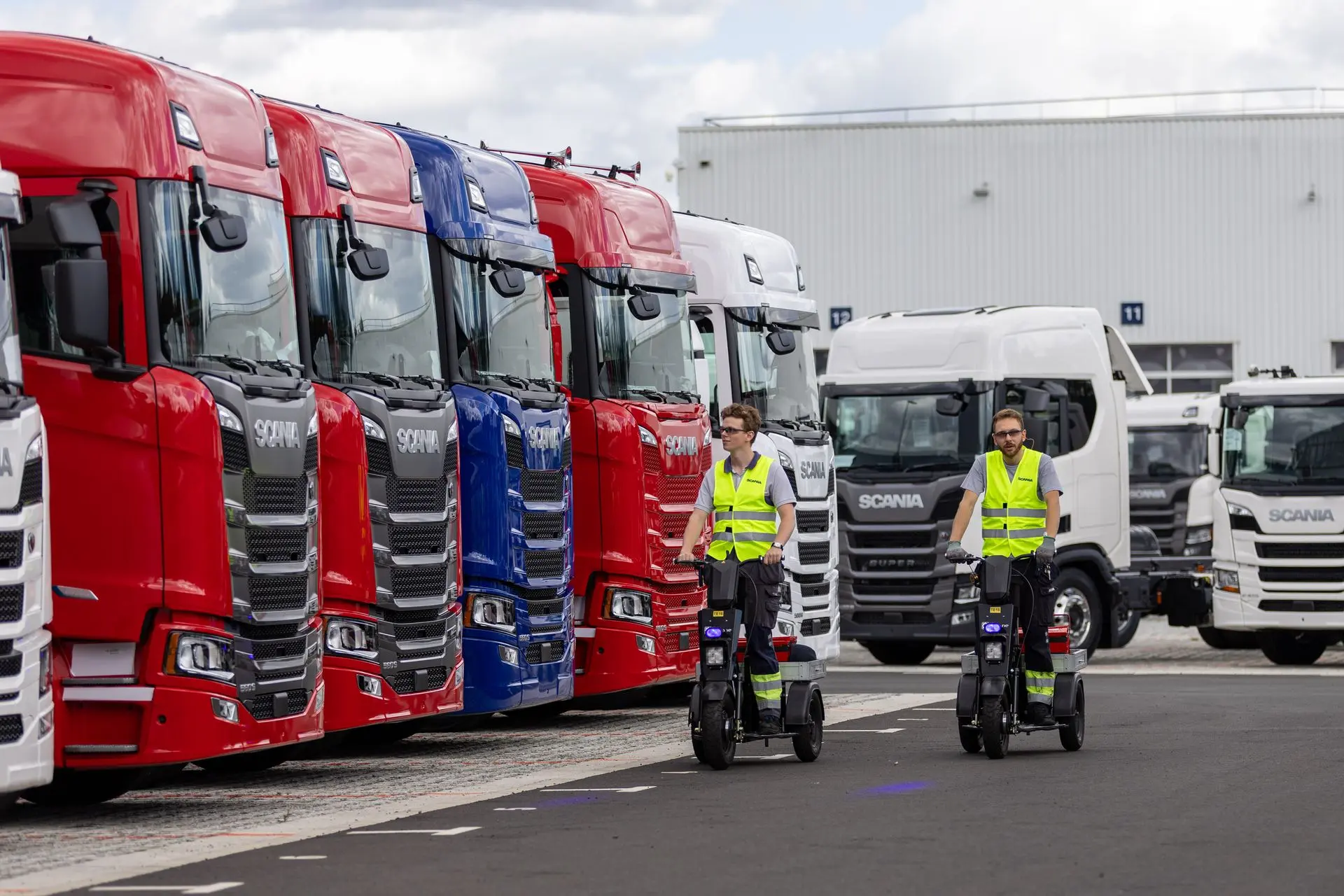 Mise en situation du déplacement des triporteurs Cobrane sur le site Scania Angers
