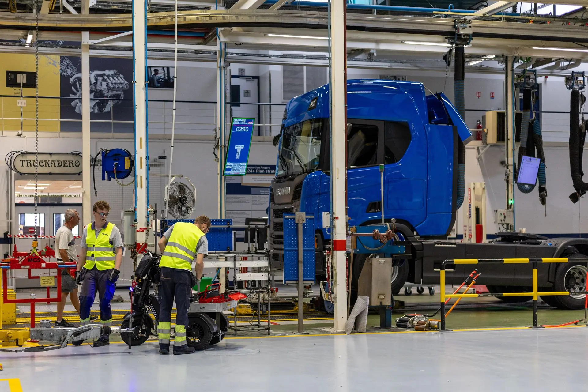Maintenance et intervention sur la ligne de production de Scania