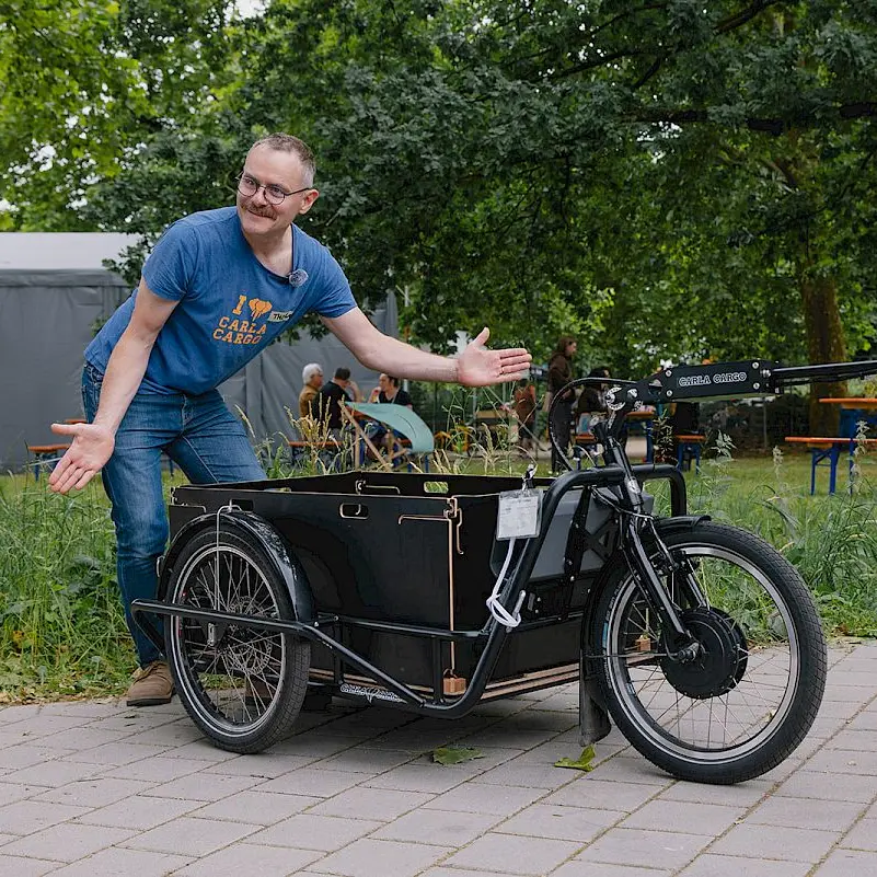 Carla Mini de Carla Cargo et le module Clap Box