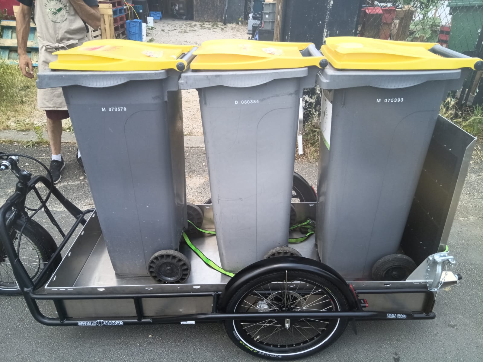 Collecte de 3 poubelles de 120 litres