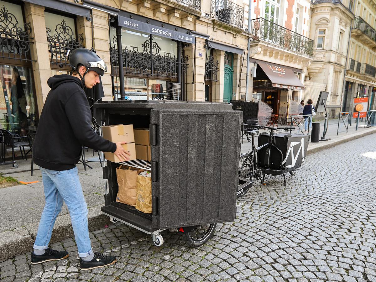 Conteneur Olivo pour remorque Bicylift de Fleximodal - Mise en situation livraison conteneur ouvert