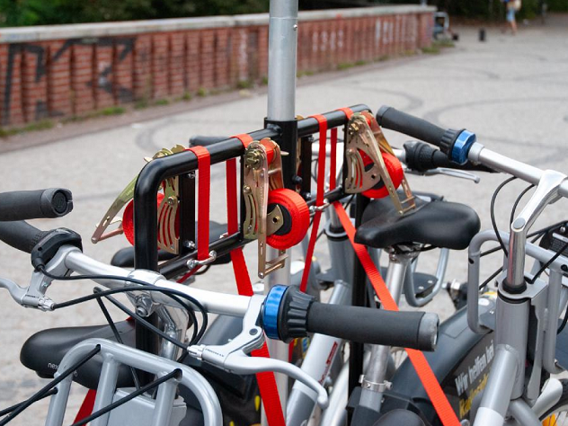 Module Bruce Bike pour remorque Carla de Carla Cargo - Mise en situation système d'attache vélo