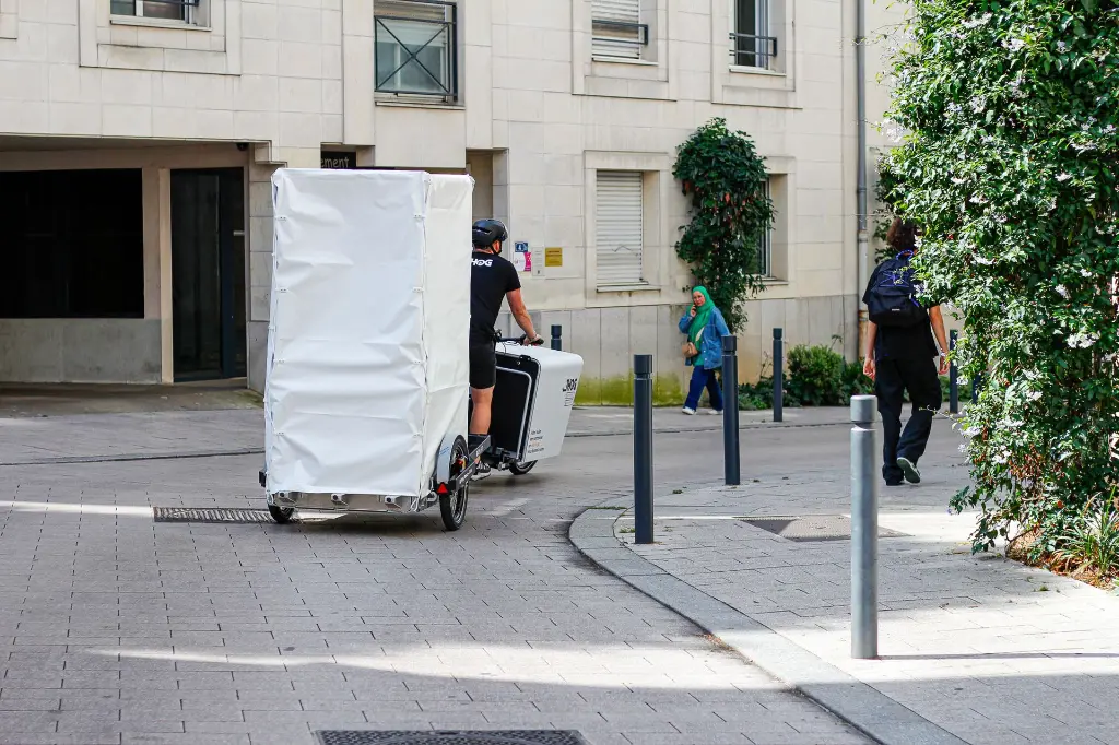 JHOG-E Black Édition et Kit bâche et rampe Bicylift (1).webp