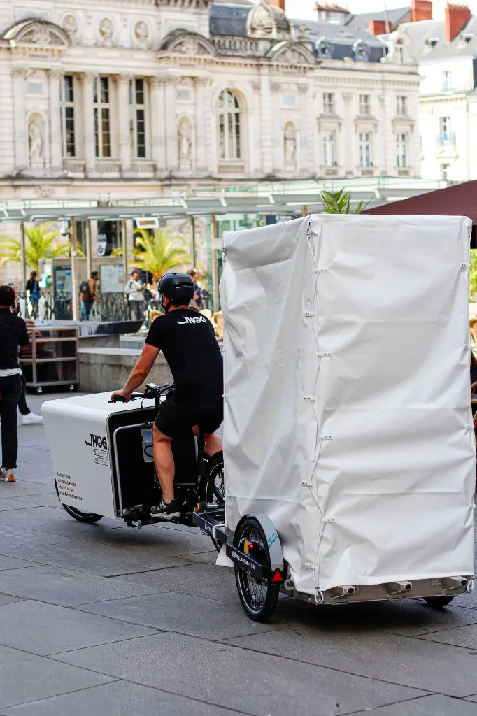 JHOG-E Black Édition et Kit bâche et rampe Bicylift (3).webp