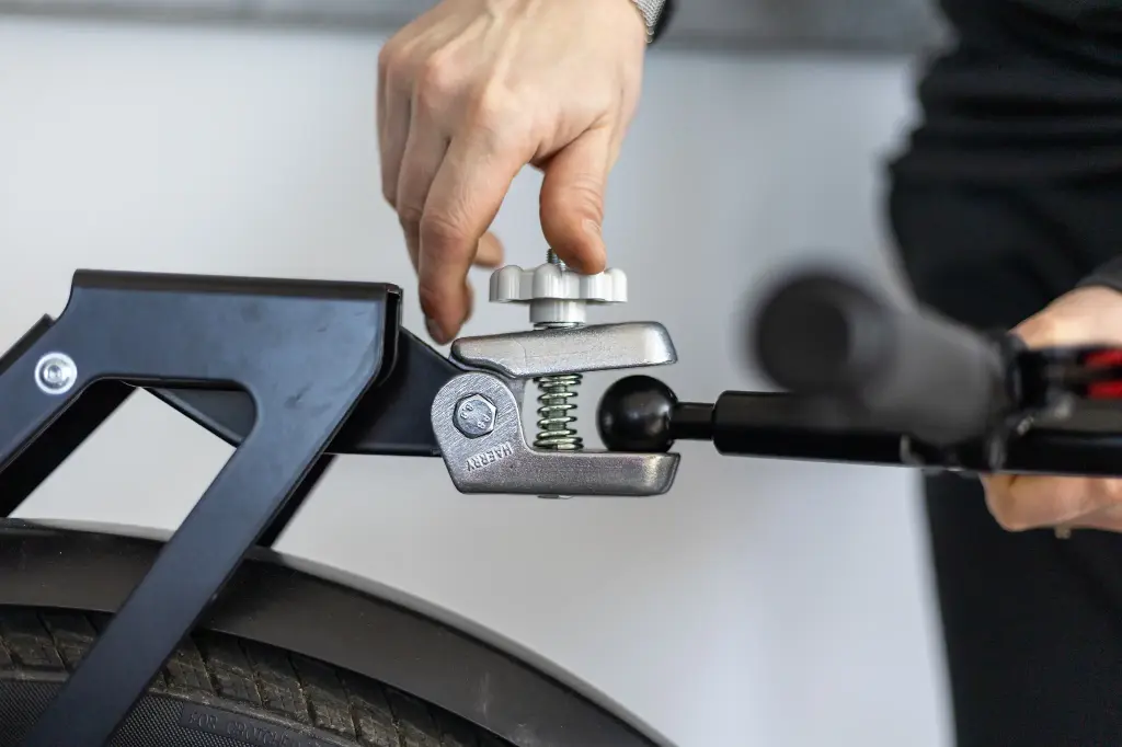 Support Top Case & Attache remorque pour vélo cargo JHOG-E - CARLA