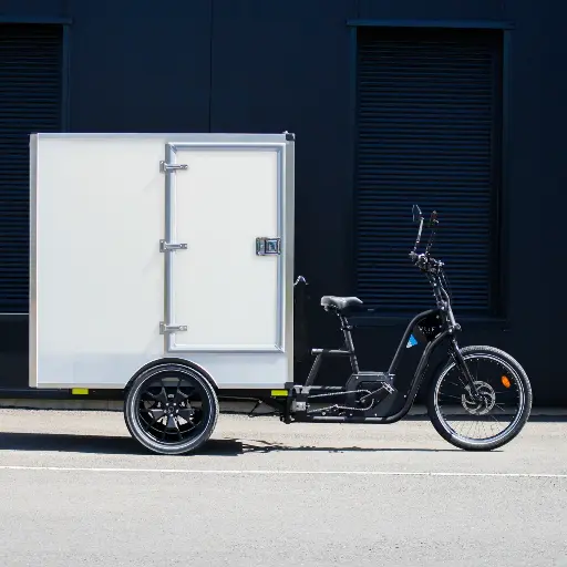 Vélo cargo triporteur (charge à l'arrière) - VUF XXL Fit Bafang - Caisson Transporteur Poly - VUF | Dès 250 EUR par mois